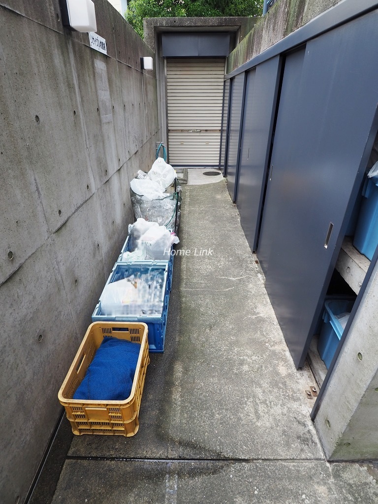サラータ赤塚　ゴミ置き場